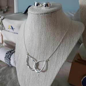 Interlocking double teardrop necklace